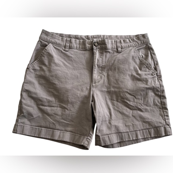 Chubbies 7” inseam Men's Gray Flat Front Shorts - Picture 1 of 7